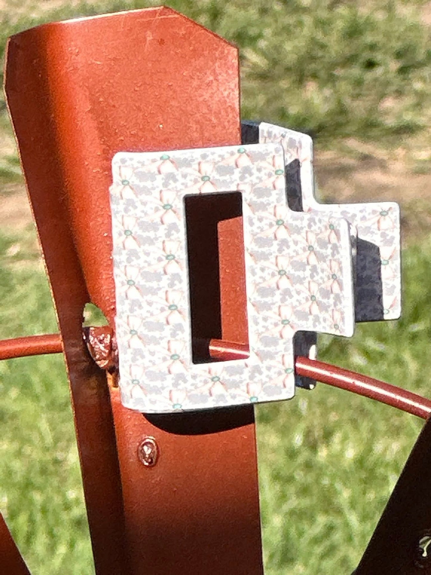 Small printed claw clips