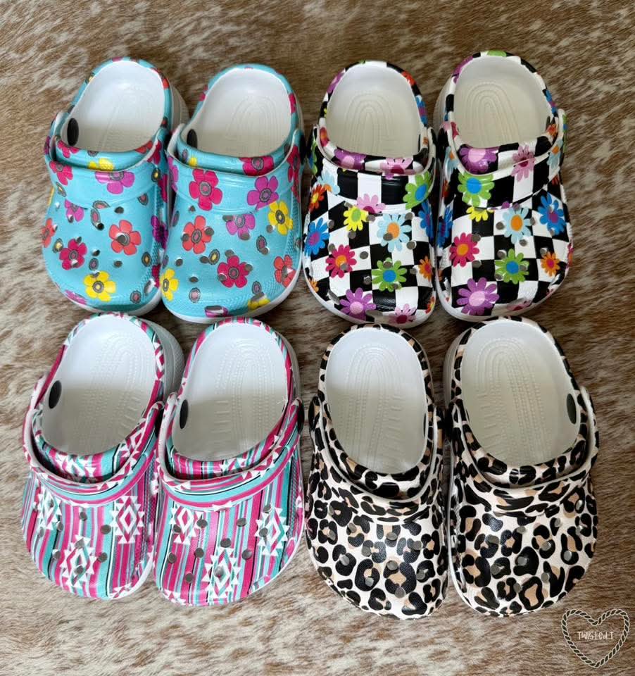 Buckin' Around Clogs (kids)